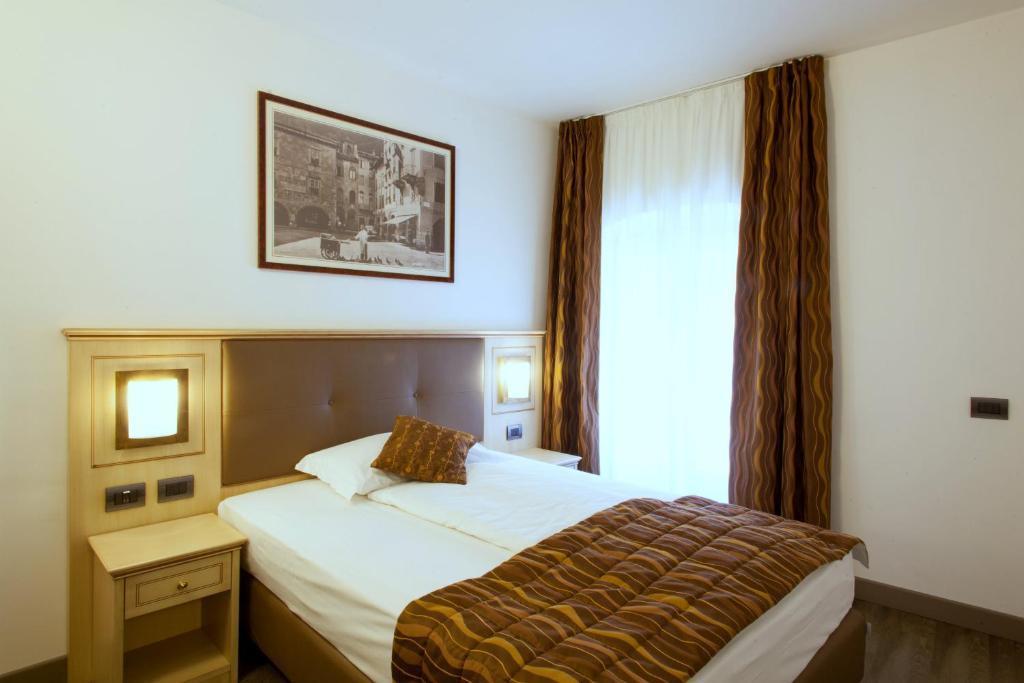 Hotel Portici - Romantik & Wellness Riva del Garda Ruang foto